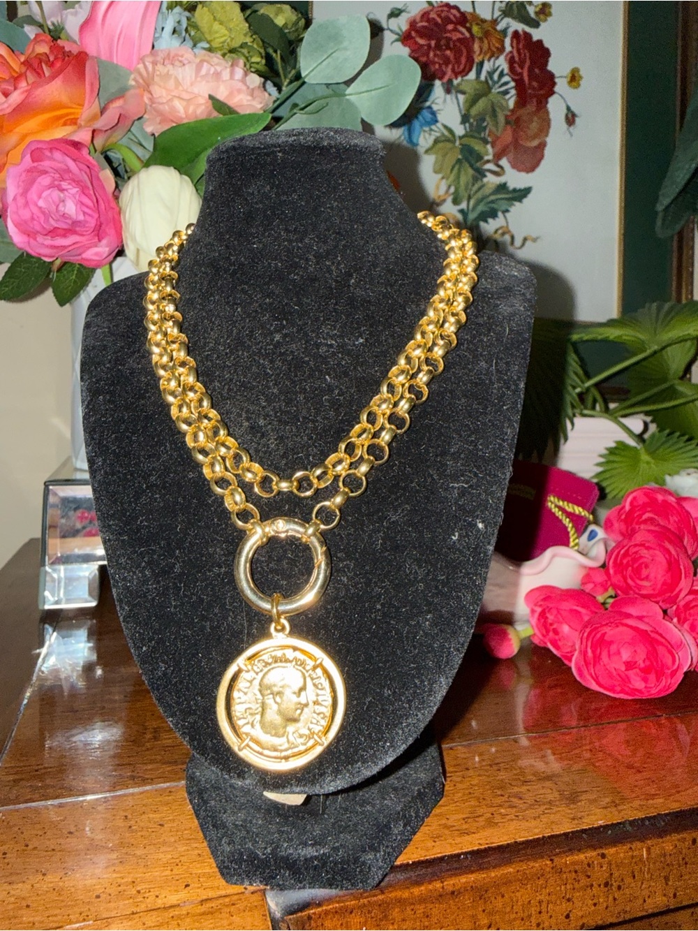 Gold-Tone lightweight Pendant Chain Necklace - Women Jewelry - Picture 2 of 4